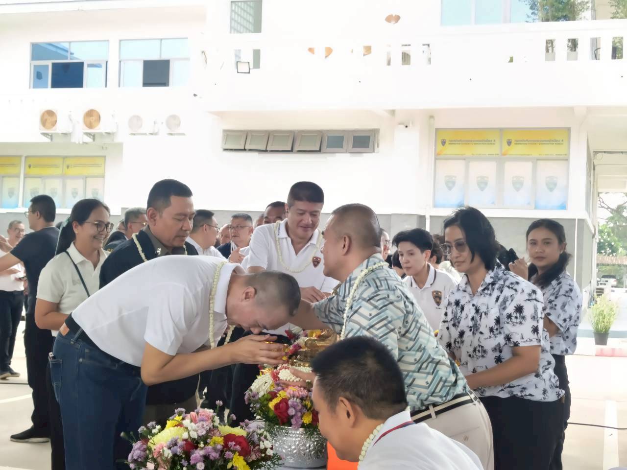 รดน้ำสงกรานต์ บก.